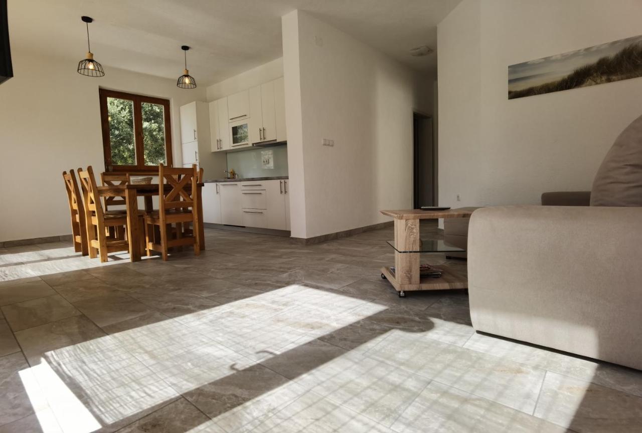 Holiday Homes Sintija Kampor ภายนอก รูปภาพ
