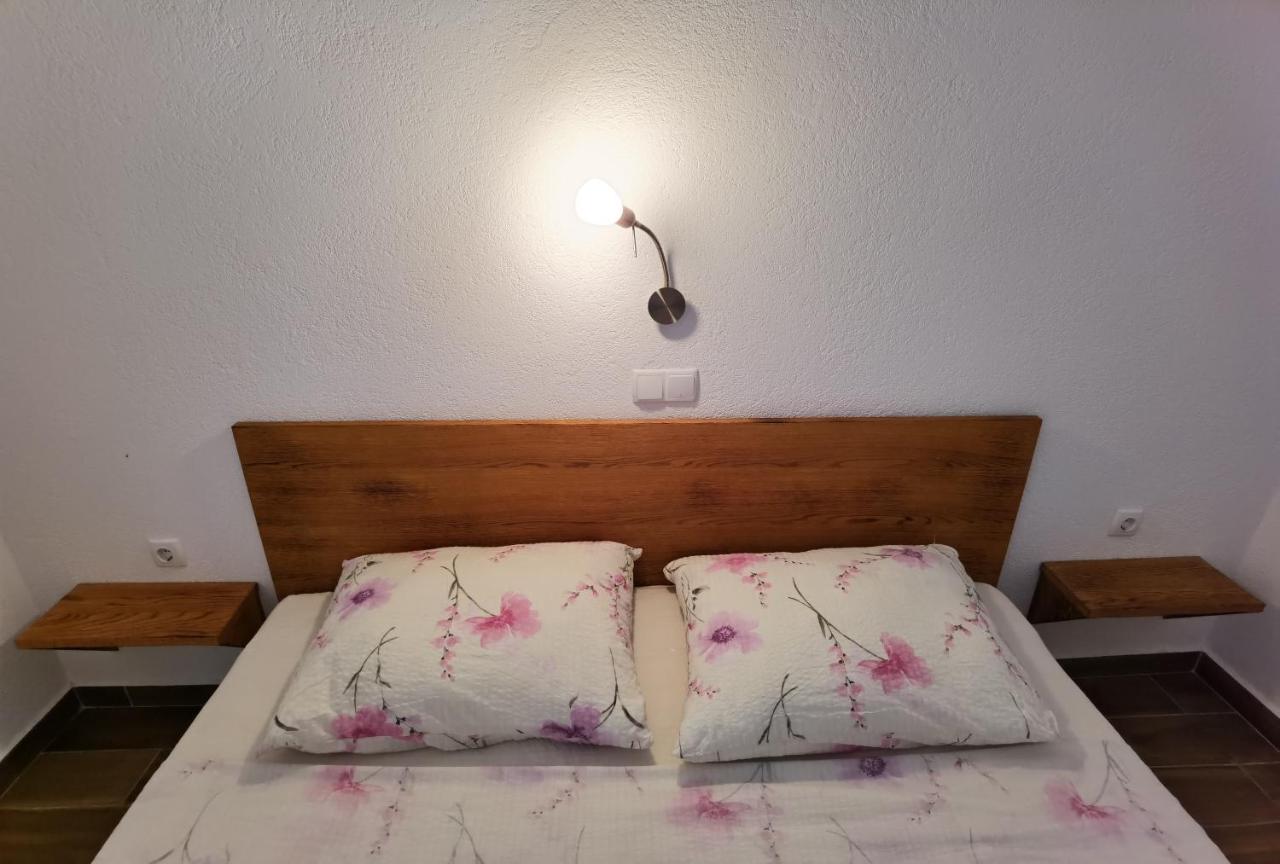 Holiday Homes Sintija Kampor ภายนอก รูปภาพ