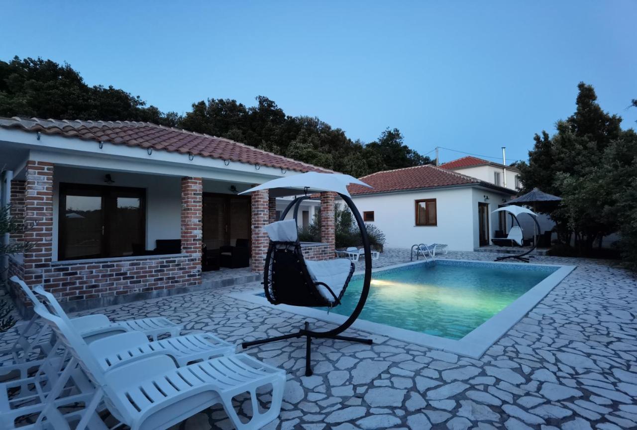 Holiday Homes Sintija Kampor ภายนอก รูปภาพ
