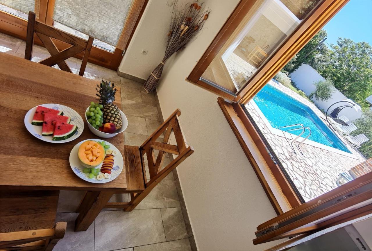 Holiday Homes Sintija Kampor ภายนอก รูปภาพ