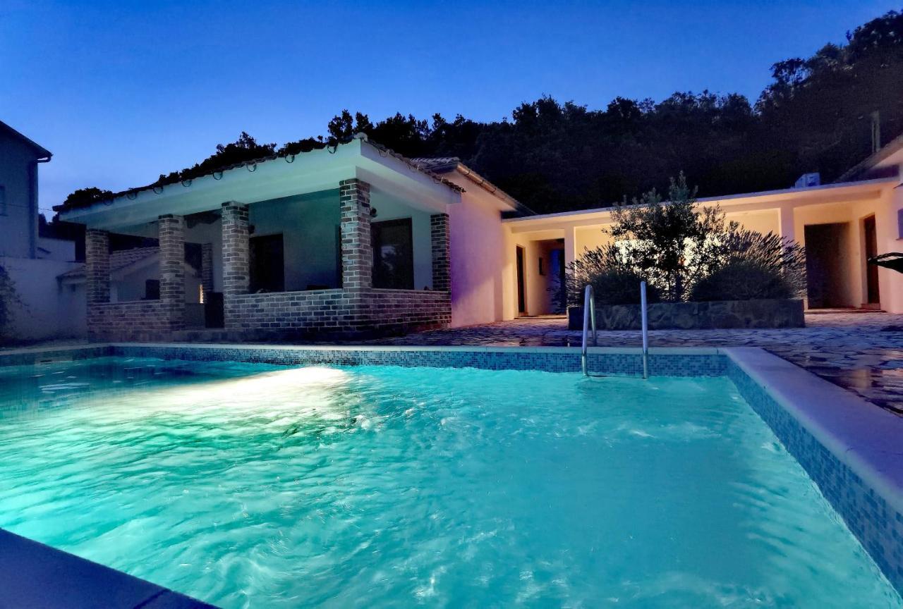 Holiday Homes Sintija Kampor ภายนอก รูปภาพ