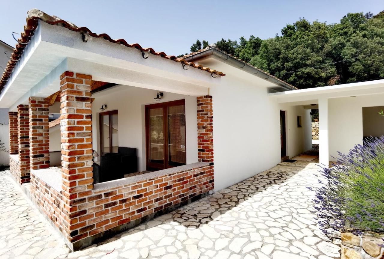 Holiday Homes Sintija Kampor ภายนอก รูปภาพ