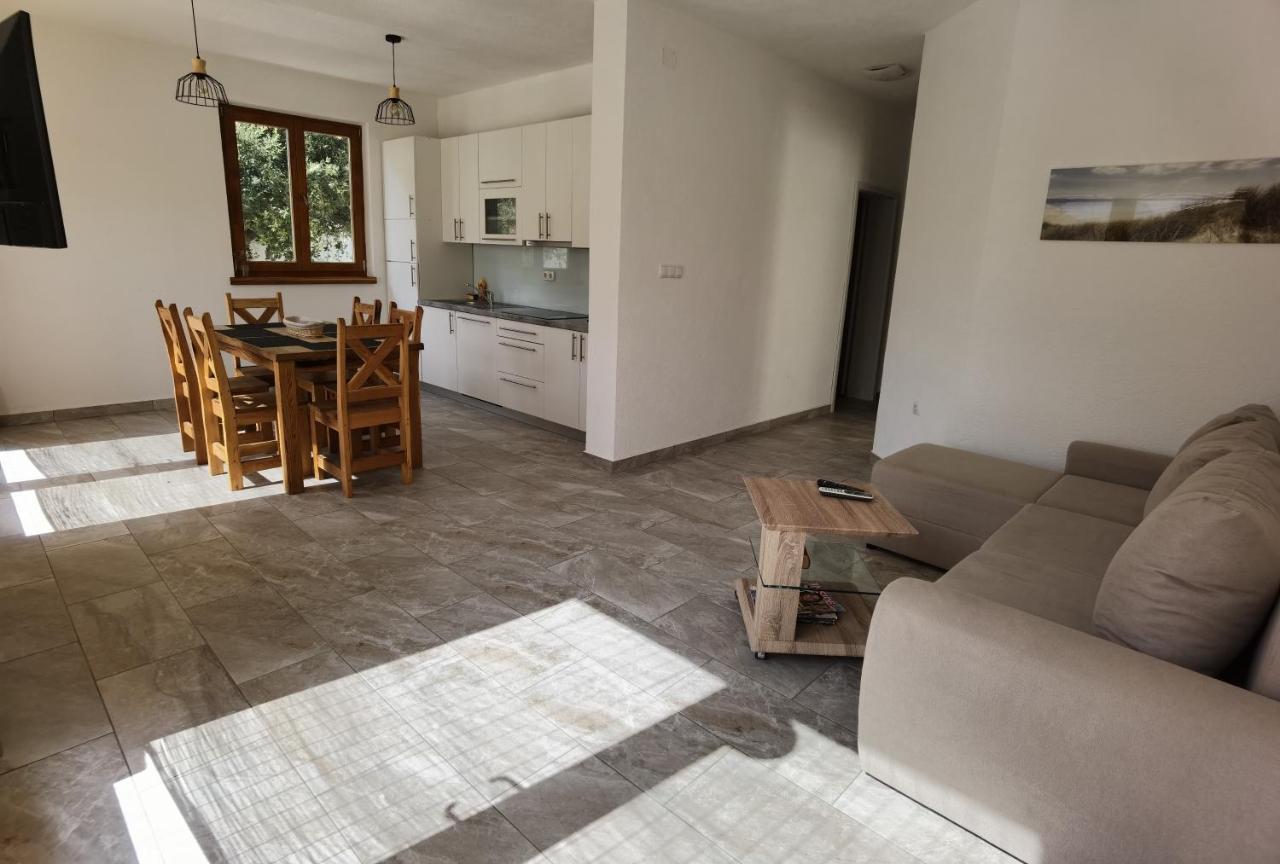 Holiday Homes Sintija Kampor ภายนอก รูปภาพ