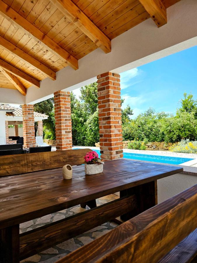 Holiday Homes Sintija Kampor ภายนอก รูปภาพ