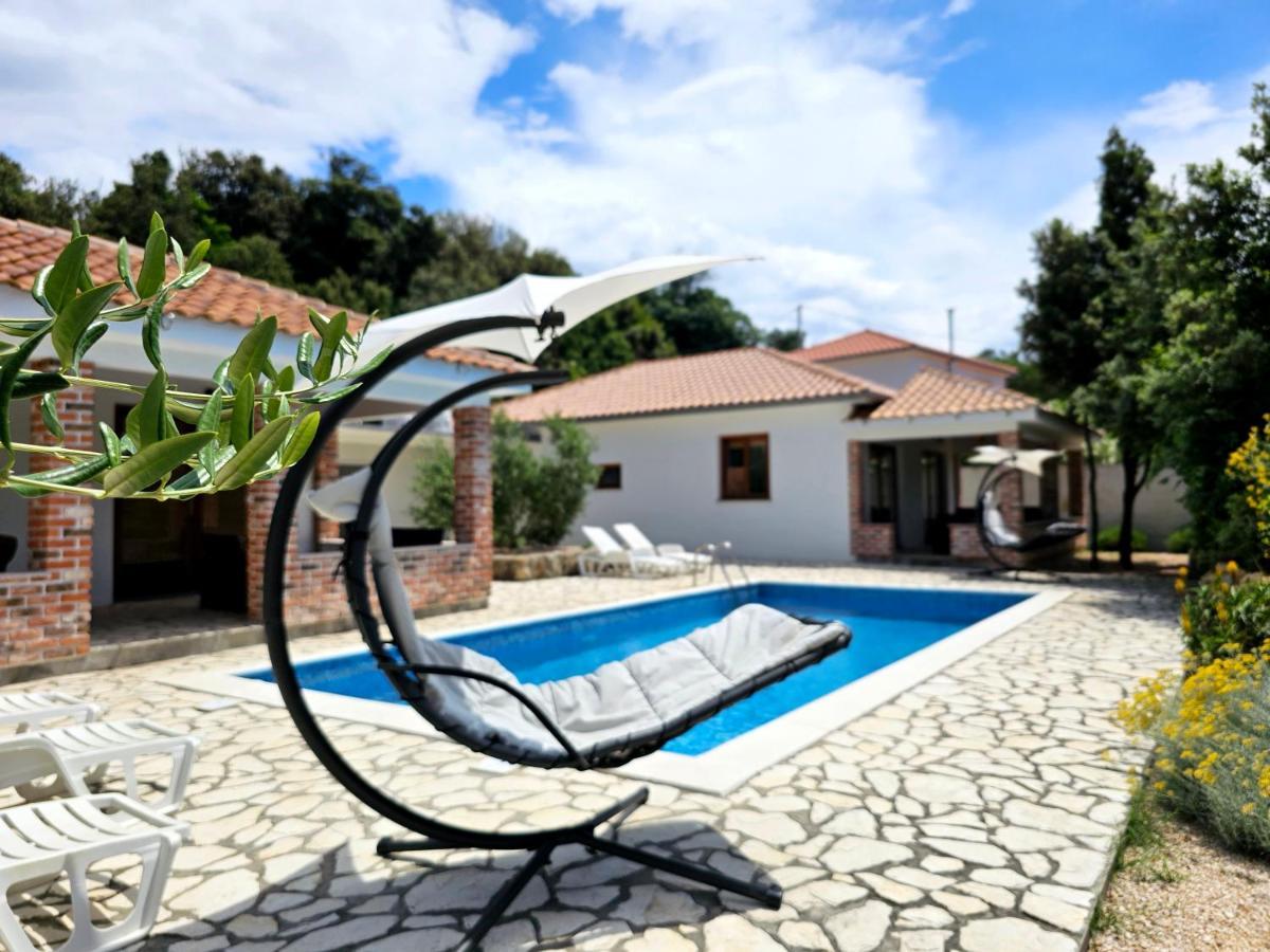 Holiday Homes Sintija Kampor ภายนอก รูปภาพ
