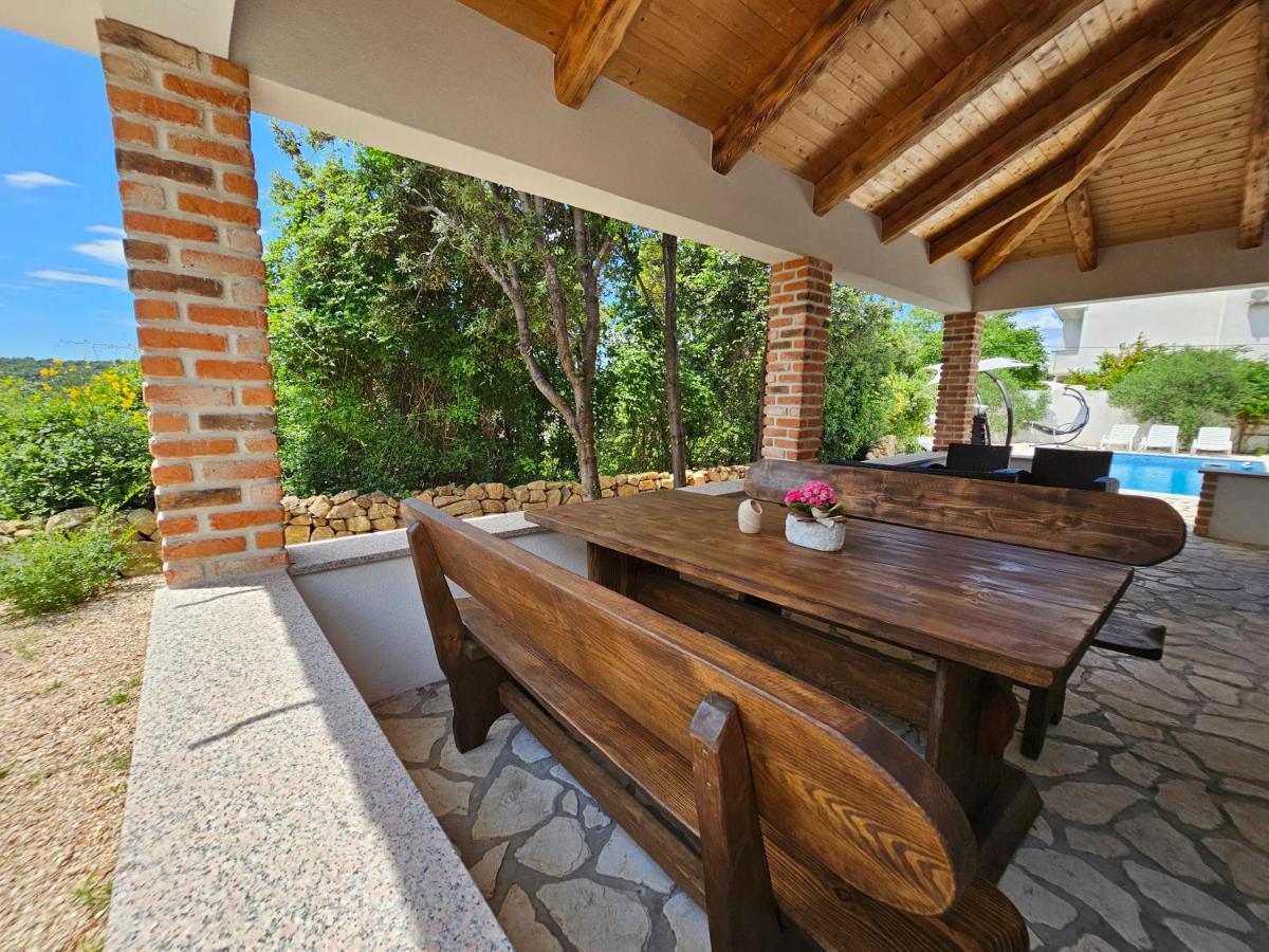 Holiday Homes Sintija Kampor ภายนอก รูปภาพ