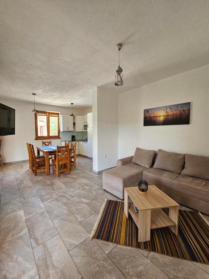 Holiday Homes Sintija Kampor ภายนอก รูปภาพ