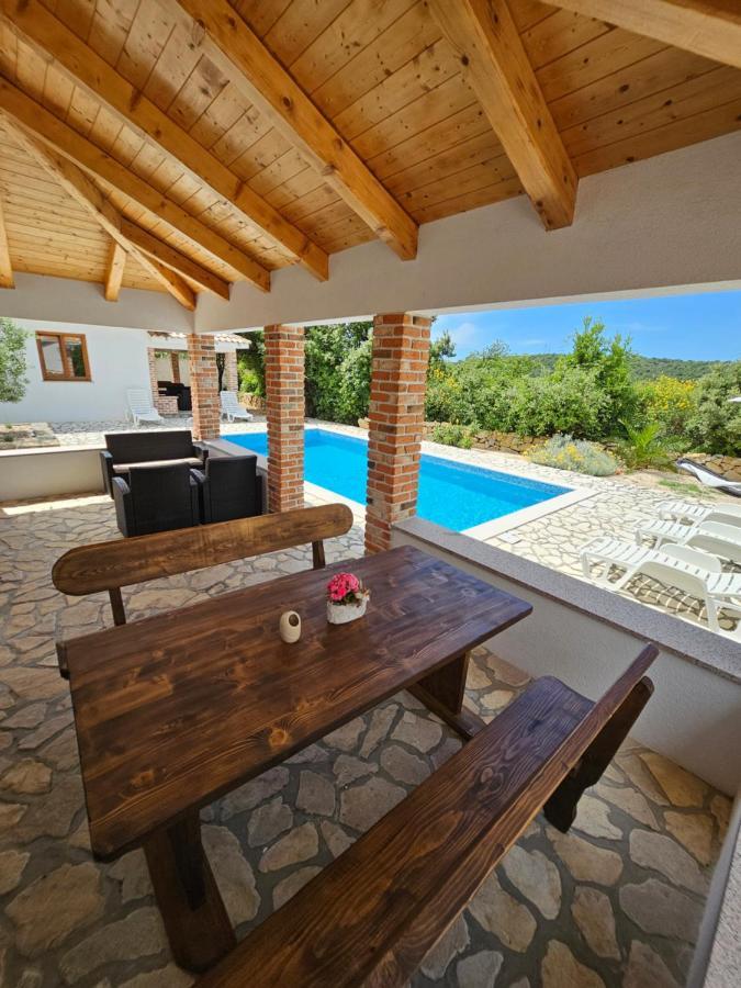 Holiday Homes Sintija Kampor ภายนอก รูปภาพ