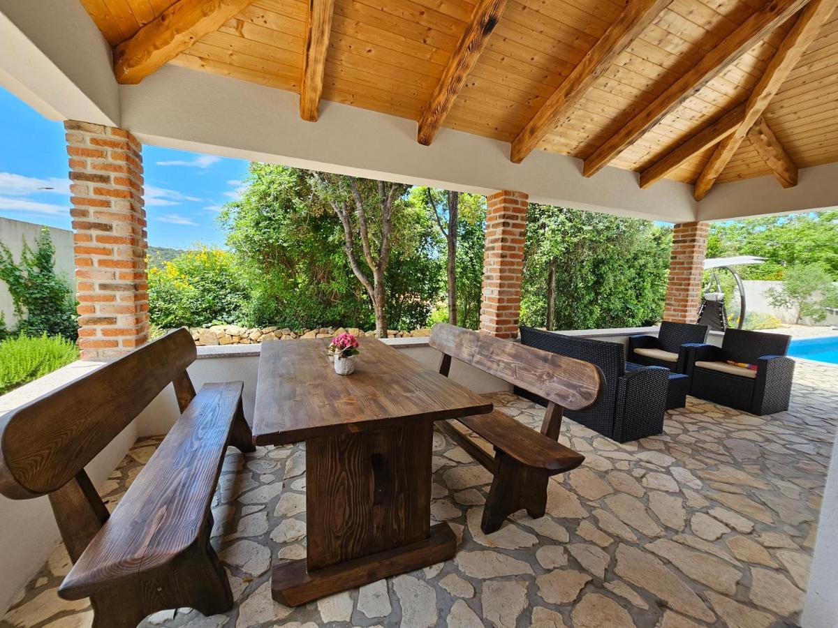 Holiday Homes Sintija Kampor ภายนอก รูปภาพ