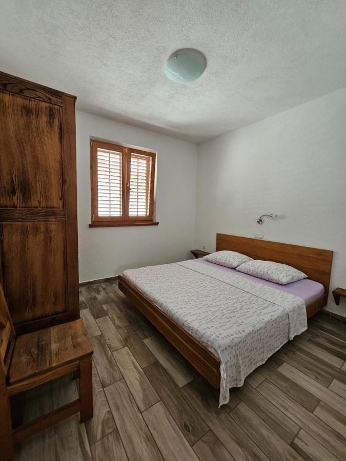 Holiday Homes Sintija Kampor ภายนอก รูปภาพ