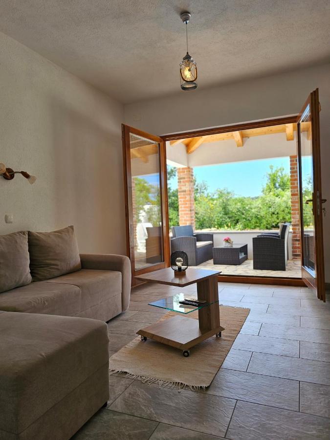 Holiday Homes Sintija Kampor ภายนอก รูปภาพ