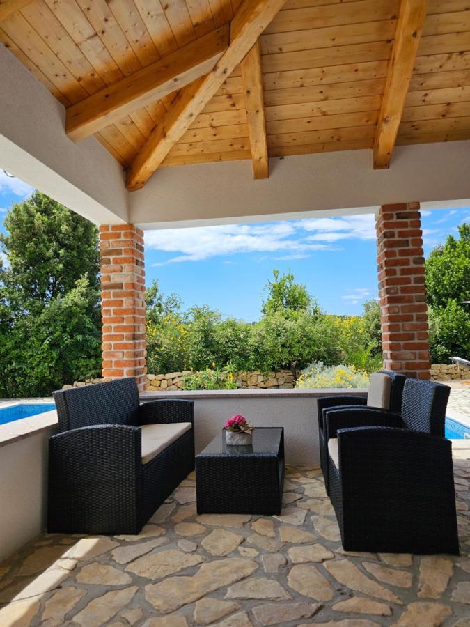 Holiday Homes Sintija Kampor ภายนอก รูปภาพ