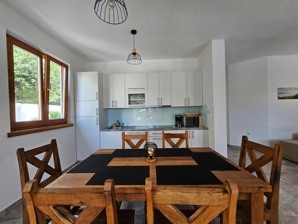 Holiday Homes Sintija Kampor ภายนอก รูปภาพ