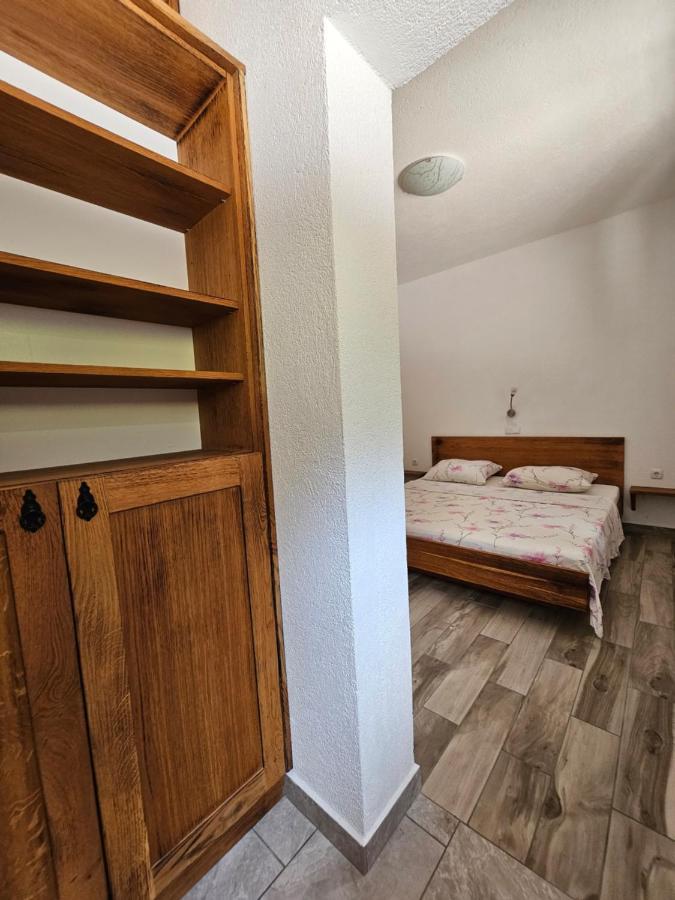Holiday Homes Sintija Kampor ภายนอก รูปภาพ