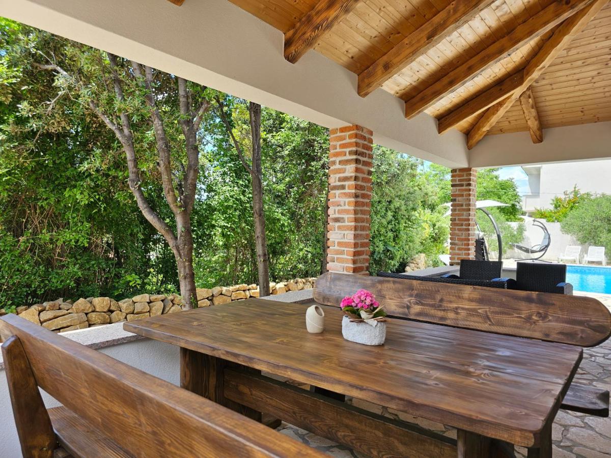Holiday Homes Sintija Kampor ภายนอก รูปภาพ