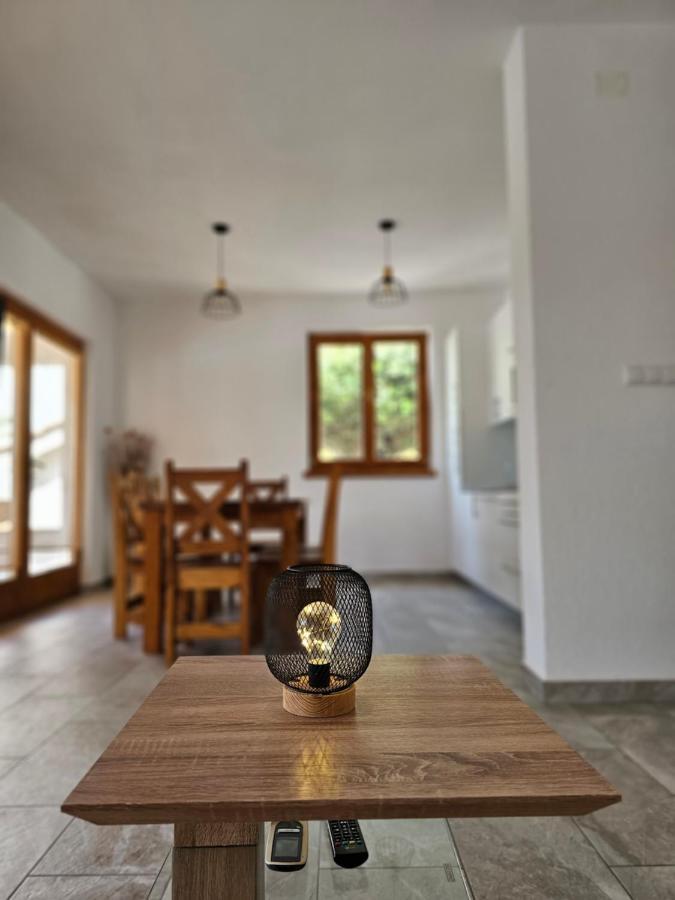 Holiday Homes Sintija Kampor ภายนอก รูปภาพ