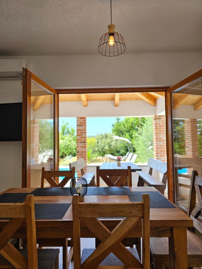 Holiday Homes Sintija Kampor ภายนอก รูปภาพ