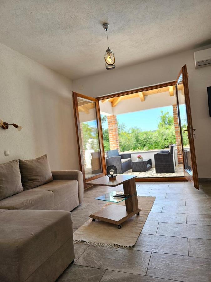 Holiday Homes Sintija Kampor ภายนอก รูปภาพ